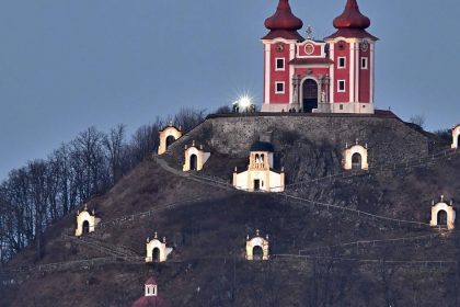 Signaly kedysi varovali pred nebezpecenstvom dnes prinaj spolocny zazitok Hrady opat zhiriaj