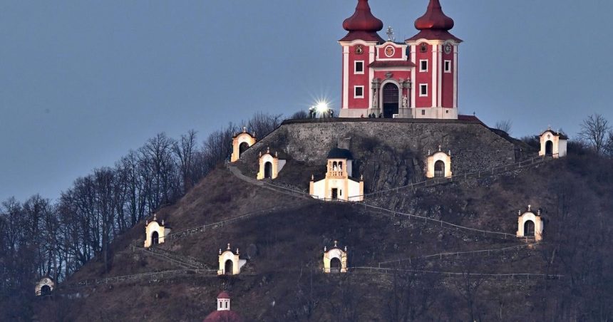 Signaly kedysi varovali pred nebezpecenstvom dnes prinaj spolocny zazitok Hrady opat zhiriaj