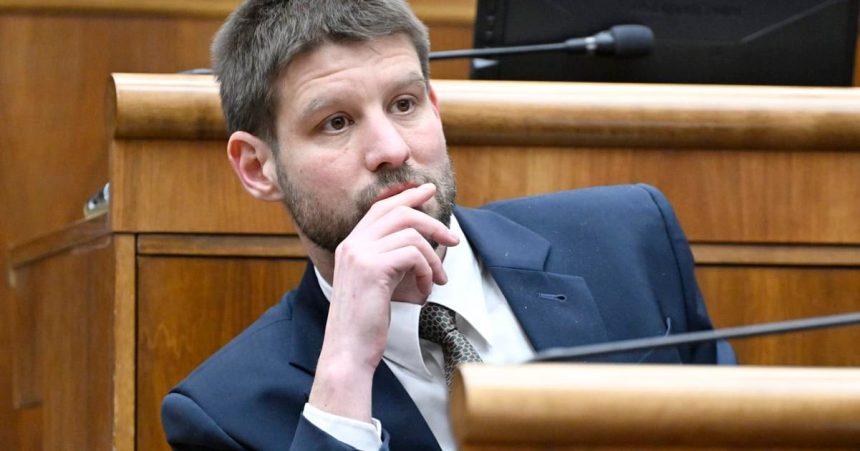 Simecka vyzval Danka na odchod z vladnej koalicie ktora poskodzuje Slovensko