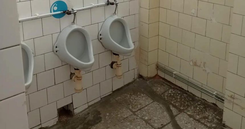 Skolske toalety maju 60 rokov Obec nema peniaze na opravu zasiahli ucitelky