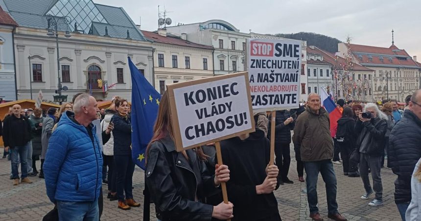 Studenti spustili poplach obavaju sa o svoju buducnost ziadaju demisiu sucasnej vlady a predcasne volby