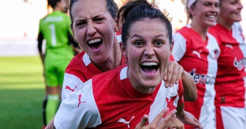 Surian ka dosia hla co ma lokto V presti zn ej ank e te sa zle p ila a sk onila medzi naj l mi