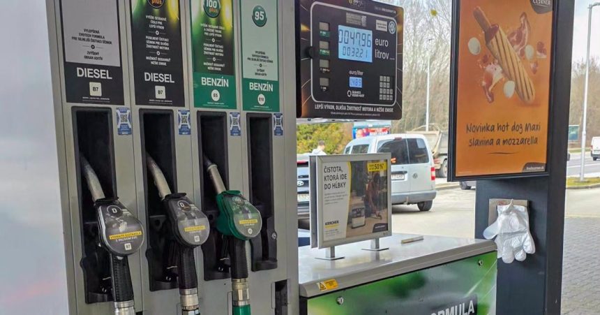 Tankery sa otacaju velka rafineria bola uzavreta Ceny na cerpacich staniciach vzrastu v najblizsich hodinach