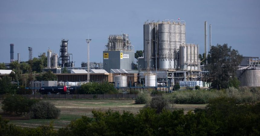 Testovanie kapacity ropovodu Adria so spolocnostou MOL zatial nezacal tvrdi JANAF