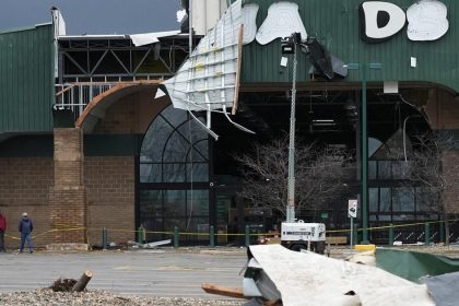 Tornada v statoch Michigan a Oklahoma si vyziadali najmenej osem obeti