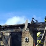 V Podunajskych Biskupiciach sa podpalila strecha rodinneho domu