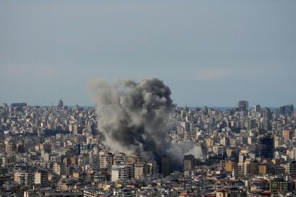 Vojna ktoru si nezvolili Libanon hlasi stovky obeti zatial co statisice ludi utekaju na sever