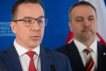 Zivnostnici s najnizsimi prijmami by nemali platit ziadne socialne odvody koalicni poslanci predkladaju navrh