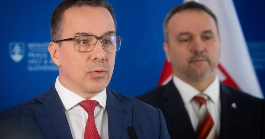 Zivnostnici s najnizsimi prijmami by nemali platit ziadne socialne odvody koalicni poslanci predkladaju navrh