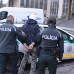 do predajne sa vlamal zlodej policajti ho odhalili a zadrzali na zaklade kameroveho zaznamu