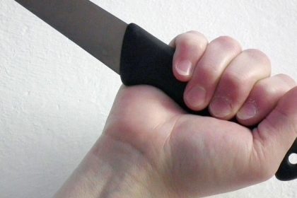 incident v kosickom nakupnom centre opity muz sa s nozom v ruke vyhral sbs karovi zabitim