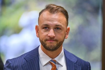 odskodnenie pozostalych po tragedii sposobenej padom pristreku klientskeho centra zomreli dvaja ludia