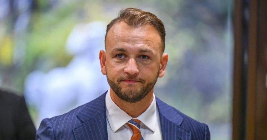 odskodnenie pozostalych po tragedii sposobenej padom pristreku klientskeho centra zomreli dvaja ludia