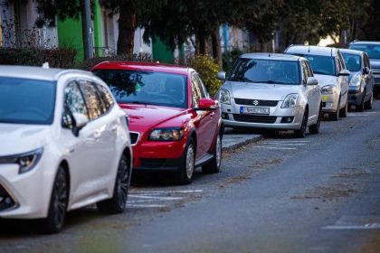 v lucenci planulu zlepsit parkovanie zacnu s dvoma lokalitami