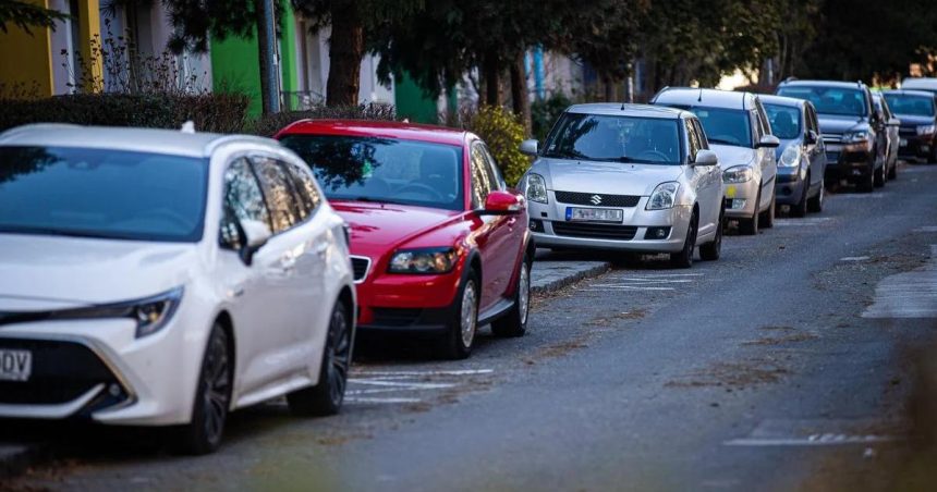 v lucenci planulu zlepsit parkovanie zacnu s dvoma lokalitami