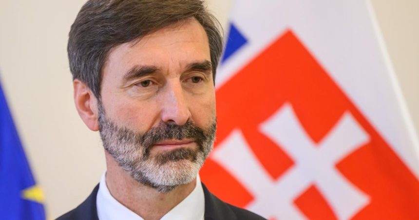 Blanar odcestoval na navstevu Albanska spolu s ministrom zahranicnych veci Ceska a Rakuska