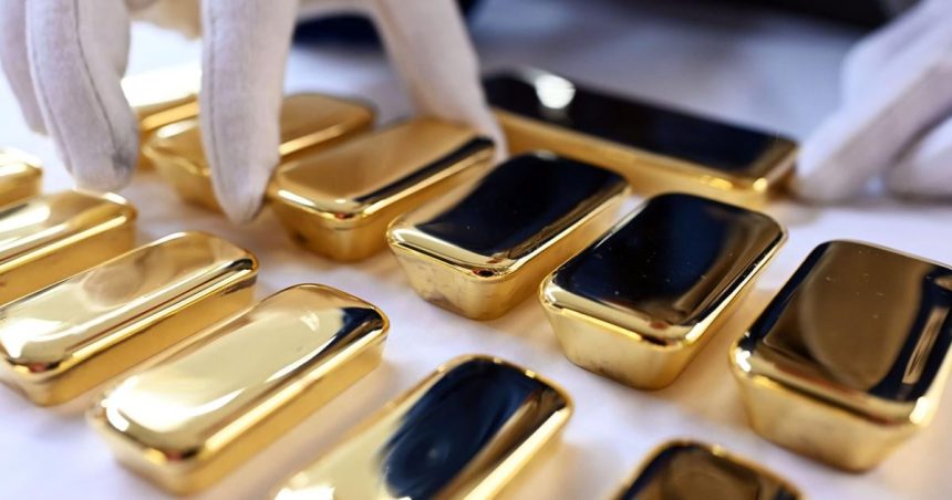 Cena zlata mierne vzrastla k comu prispel rastuci optimizmus trhov