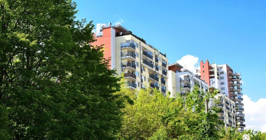 Ceske banky v marci vyrazne zvysili urokove sadzby hypotek