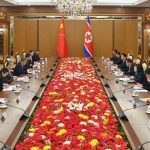 Cinsky minister zahranicnych veci na stretnuti s Kim Cong unom vyzval na uzsie vztahy medzi krajinami