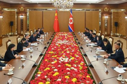 Cinsky minister zahranicnych veci na stretnuti s Kim Cong unom vyzval na uzsie vztahy medzi krajinami