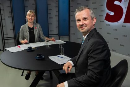 Giba v Arene Niet to tak davno co dvaja premieri odstupili pod tlakom obcanov aj bez referenda