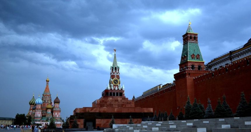 Hovorme o Rusku racionalne bez hysterie pise Robert Ondrejcsak