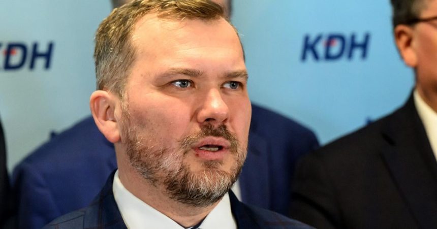 KDH chce odvolat ministra financii hovori aj o pade vlady