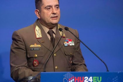 Madarska armada stiahla vojakov z ochrany kritickej infrastruktury