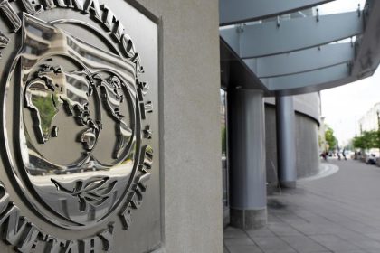 Medzinarodny menovy fond znizil vyhladky rastu globalnej ekonomiky