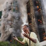 Muz ktoremu horela zena plac policajtov a povstanie generacie Z Pozrite si vitazov World Press Photo