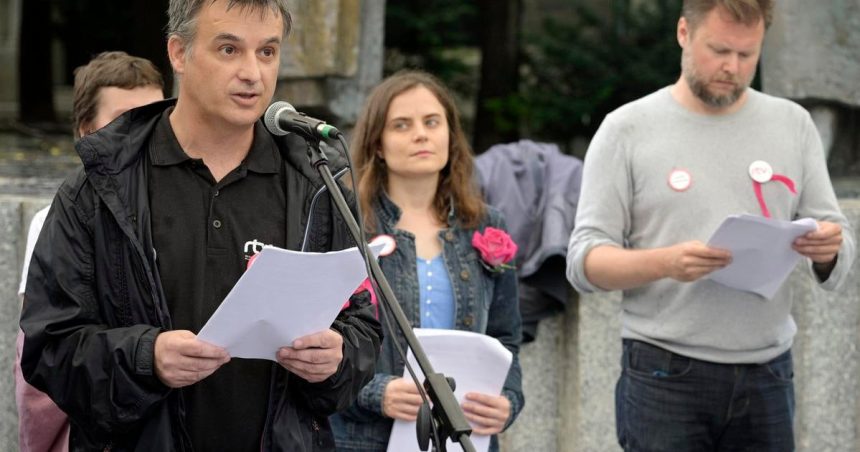 Napadnuty reporterer Brada Ako je mozne ze si niekto donesie na sud elektricky paralyzer