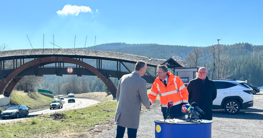 Necakany krok cestrov Pomocnkov nali za mreami