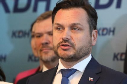 Opozicia ziada ministra zdravotnictva aby sa zaoberal poplatkami v zdravotnictve