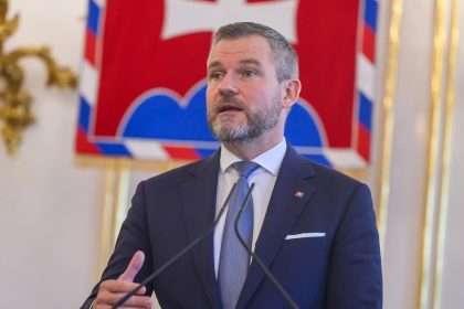 Prezident oznamy svoje rozhodnutie o referende v pondelok