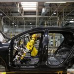 Priemyselna produktcia Slovenska vo februari 2026 medzirocne klesla o 29 percenta