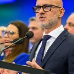 SaS nesuhlasi s navrhom na lacnejsie vlaky a autobusy vyzvala na znizenie dani na paliva