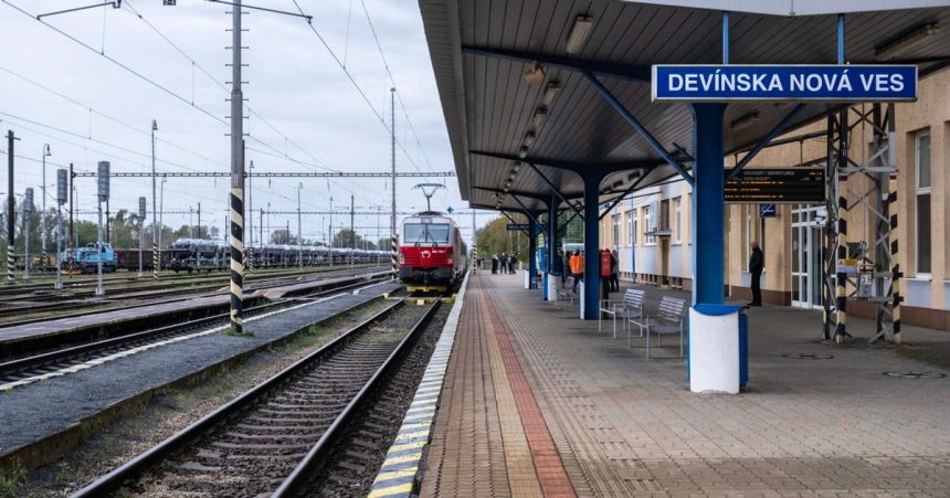 SaS spochybnuje projekt rychlostnej zeleznice na Zahori