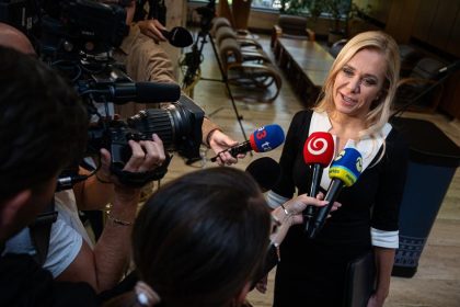 Sakova opravuje deravu energeticku pomoc Len dalsi papier reaguje dodavatel energii