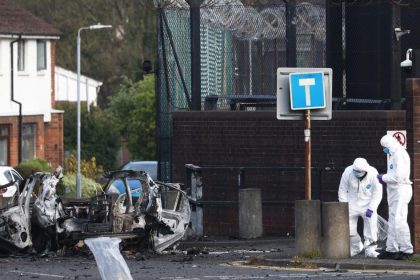 Skupina Nova irska republikanska armada hrozi utokmi na policajtov v ich domovoch