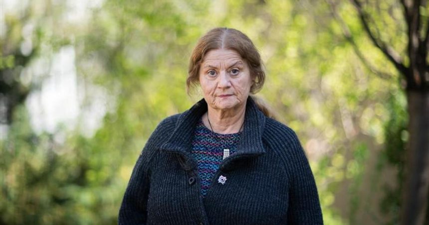 Slnko v sieti malo aj nedostojne chvile Gindl Tatarova Cesi nan prisli ako na cunder v gubernii