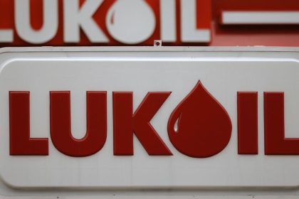 Spojene staty predlzili termin na predaj zahranicnych aktiv Lukoilu