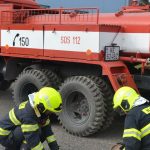 Strechu rodinneho domu zachvatili plamene Hasic hlasia zranenych na mieste