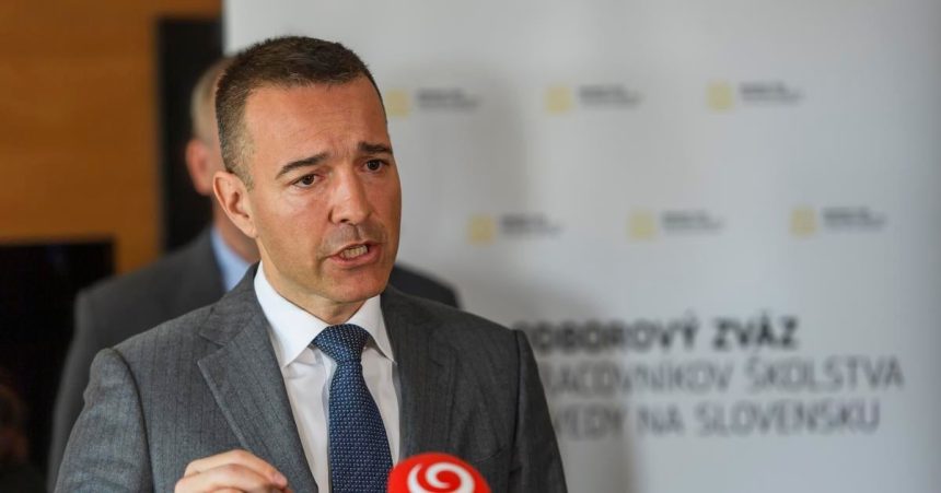 Tema zmeny volebneho obdobia Narodnej rady by sa podla Druckera nemala riesit ako poslanecky navrh