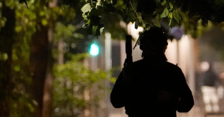 V Parizi posilnili bezpecnostne opatrenia dve banky presli na home office