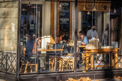 Zamestnanci na obedoch setria Restauracie su nahradene domacim varenim