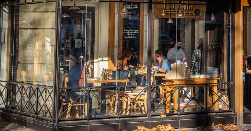 Zamestnanci na obedoch setria Restauracie su nahradene domacim varenim