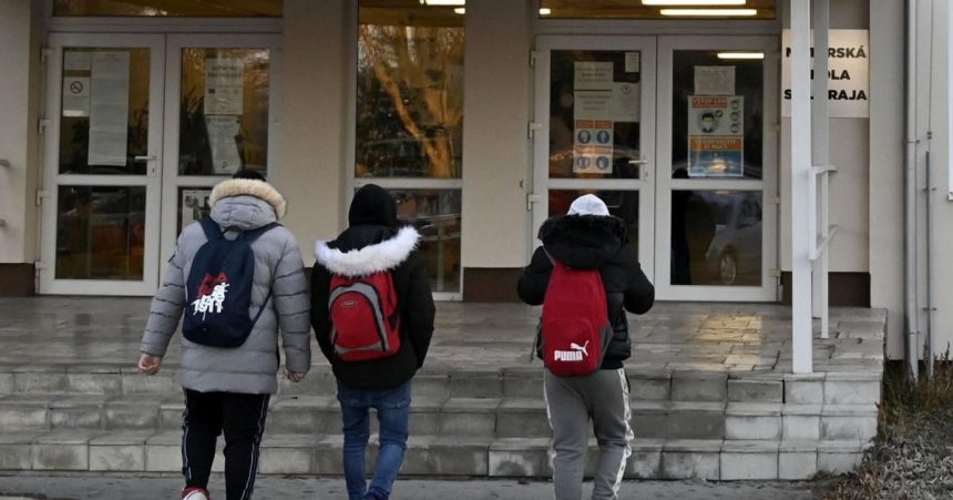 Zapis deti do skoly je uz mozne zariadit elektronicky V maji by sa do systemu mali pridat aj skolky