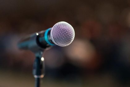 Zomrela prva dama keltskej hudby spevacka skupiny Clannad Moya Brennan