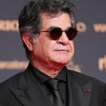 v krajine je vojna a hrozi mu vazenie reziser panahi sa vratil do iranu