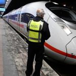 v nemecku zatkli muza ktory odpalil pyrotechniku vo vysokorychlostnom vlaku a zranil 12 cestujucich